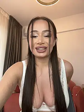 Snapshot of deliaroyal chatting on 11.23.25 deliaroyal online show from 11.23.25