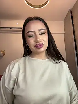 Snapshot of deliaroyal chatting on 11.26.25 deliaroyal online show from 11.26.25