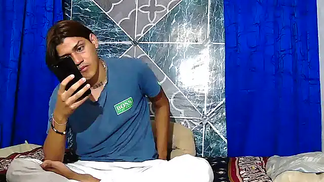 Snapshot of Samuelsince chatting on 10.24.25 Samuelsince online show from 10.24.25