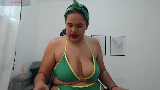 natalia curvy1 online show from 09.26.25