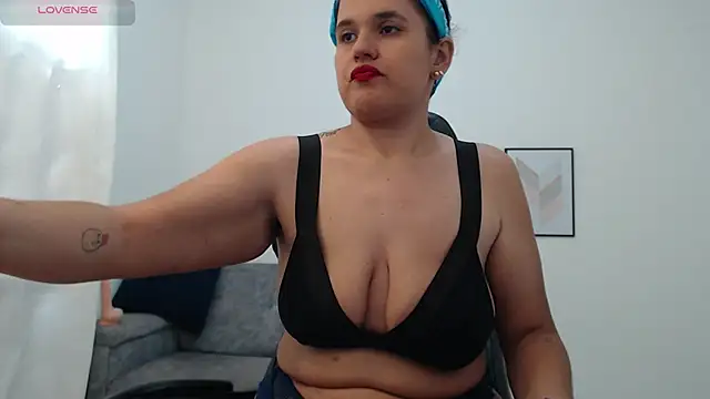 natalia curvy1 online show from 11.21.25