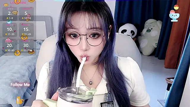 Snapshot of Sweet-18wanwan chatting on 03.18.25 Sweet-18wanwan online show from 03.18.25