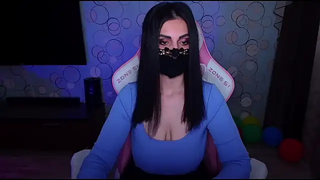 Snapshot of __Yasmina__ chatting on 04.05.26 Yasmina online show from 04.05.26