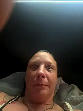 Snapshot of Everlyrose27 chatting on 09.14.25 Everlyrose27 online show from 09.14.25