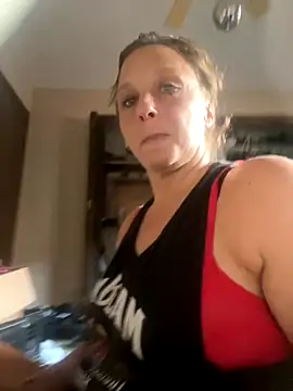 Snapshot of Everlyrose27 chatting on 09.29.25 Everlyrose27 online show from 09.29.25