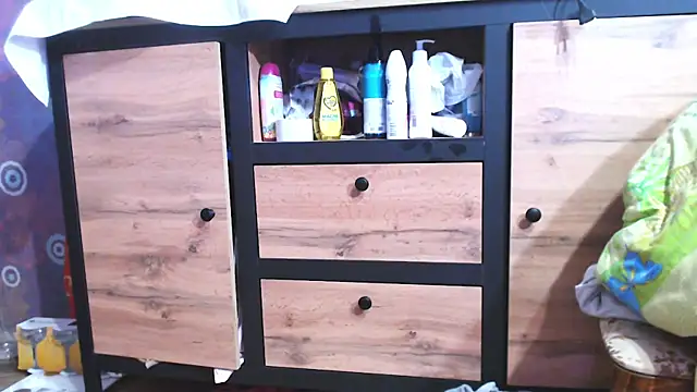 Snapshot of SquirtyAlice chatting on 03.06.25 SquirtyAlice online show from 03.06.25