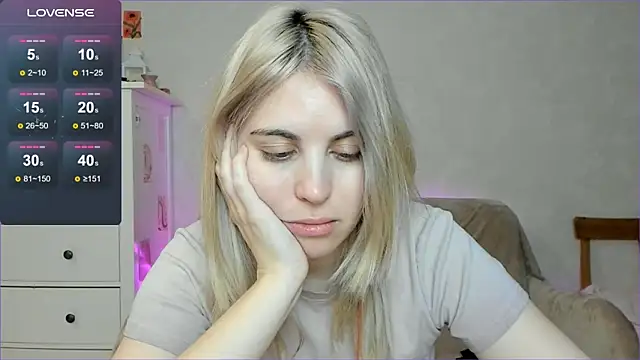 Snapshot of pawpaws chatting on 02.08.26 pawpaws online show from 02.08.26