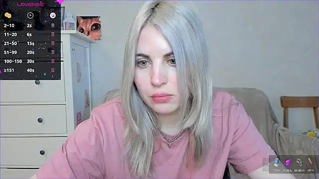 Snapshot of pawpaws chatting on 03.10.26 pawpaws online show from 03.10.26