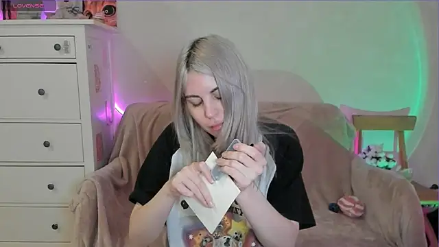 pawpaws online show from 05.05.26