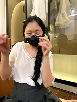 Snapshot of MEOW_MEO chatting on 11.06.25 MEOW MEO online show from 11.06.25