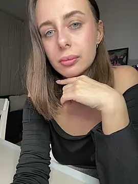 Snapshot of Hii_Lolla chatting on 02.12.25 Hii Lolla online show from 02.12.25