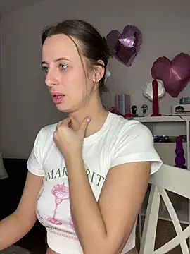 Snapshot of Hii_Lolla chatting on 02.19.25 Hii Lolla online show from 02.19.25