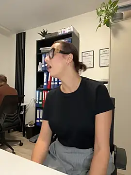 Snapshot of Hii_Lolla chatting on 10.01.25 Hii Lolla online show from 10.01.25