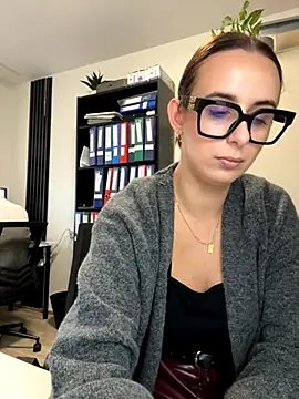 Snapshot of Hii_Lolla chatting on 10.04.25 Hii Lolla online show from 10.04.25