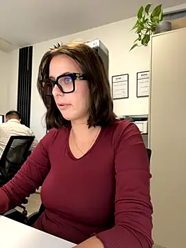 Snapshot of Hii_Lolla chatting on 10.27.25 Hii Lolla online show from 10.27.25