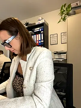 Snapshot of Hii_Lolla chatting on 11.07.25 Hii Lolla online show from 11.07.25