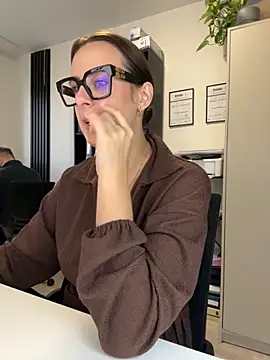 Snapshot of Hii_Lolla chatting on 11.13.25 Hii Lolla online show from 11.13.25