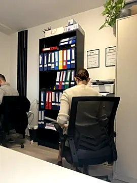 Snapshot of Hii_Lolla chatting on 11.18.25 Hii Lolla online show from 11.18.25