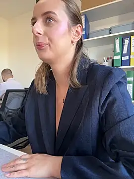 Hii Lolla online show from 03.21.26