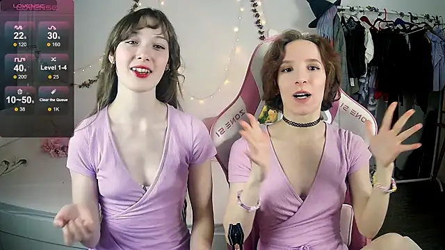 Snapshot of Violet_Veliya chatting on 12.16.25 Violet Veliya online show from 12.16.25