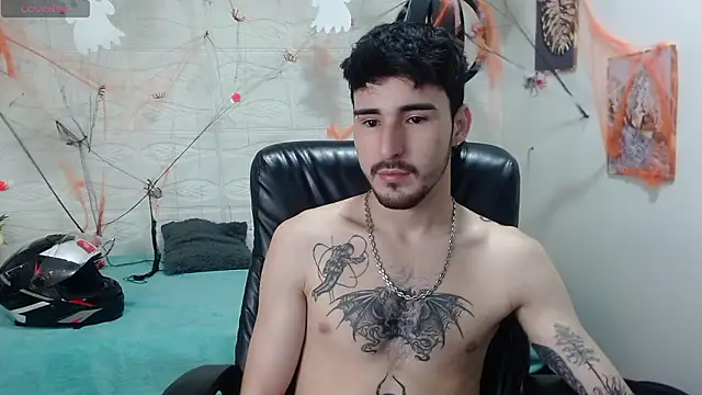 Snapshot of DmitriSanders chatting on 12.07.24 DmitriSanders online show from 12.07.24