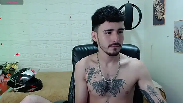 Snapshot of DmitriSanders chatting on 12.11.24 DmitriSanders online show from 12.11.24