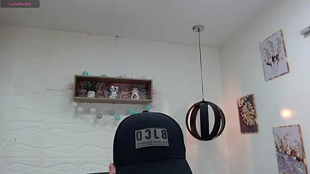 Snapshot of DmitriSanders chatting on 02.07.25 DmitriSanders online show from 02.07.25