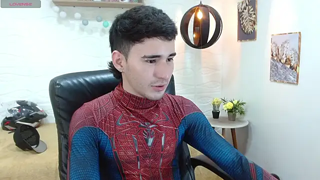 Snapshot of DmitriSanders chatting on 03.13.25 DmitriSanders online show from 03.13.25