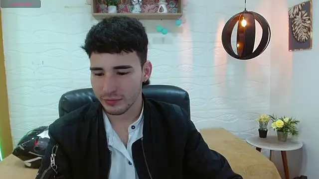 Snapshot of DmitriSanders chatting on 03.14.25 DmitriSanders online show from 03.14.25