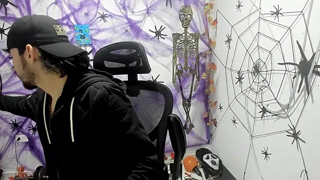 DmitriSanders online show from 12.18.25