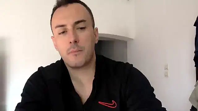 Snapshot of mainnrd chatting on 10.08.25 mainnrd online show from 10.08.25