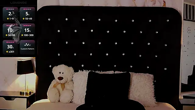 Snapshot of OliviaShaw23 chatting on 02.09.25 OliviaShaw23 online show from 02.09.25