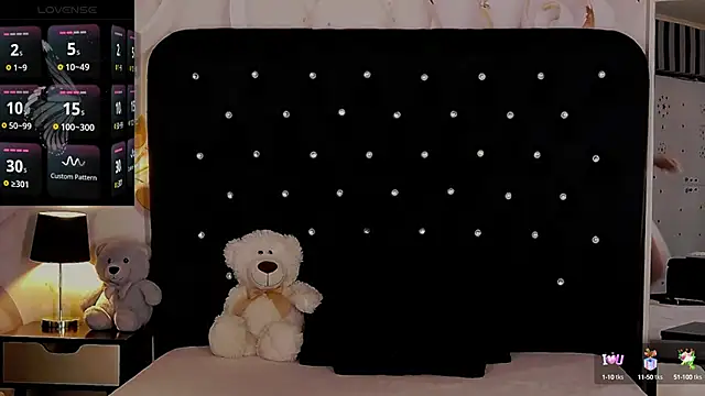 Snapshot of OliviaShaw23 chatting on 09.26.25 OliviaShaw23 online show from 09.26.25