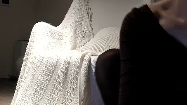 Snapshot of Lily_0000 chatting on 11.28.25 Lily 0000 online show from 11.28.25