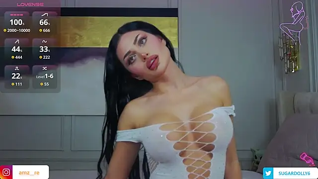 Snapshot of AmyAzureee chatting on 10.23.25 AmyAzureee online show from 10.23.25