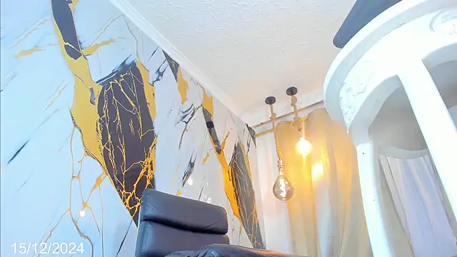 Brianna Stars online show from 12.15.24