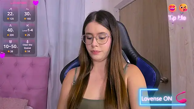 Snapshot of ParisShayk chatting on 05.08.26 ParisShayk online show from 05.08.26