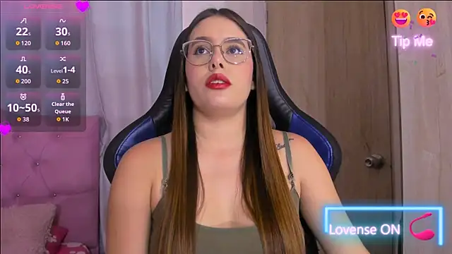 Snapshot of ParisShayk chatting on 06.19.26 ParisShayk online show from 06.19.26
