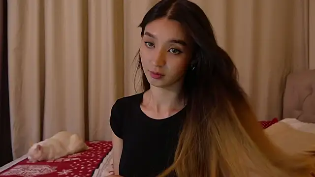 Snapshot of Sarasuo1 chatting on 12.18.24 Sarasuo1 online show from 12.18.24