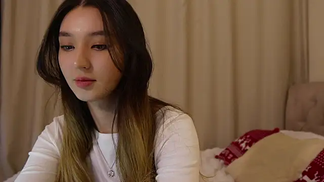 Snapshot of Sarasuo1 chatting on 01.14.25 Sarasuo1 online show from 01.14.25