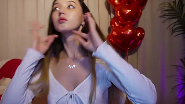 Snapshot of Sarasuo1 chatting on 02.17.25 Sarasuo1 online show from 02.17.25