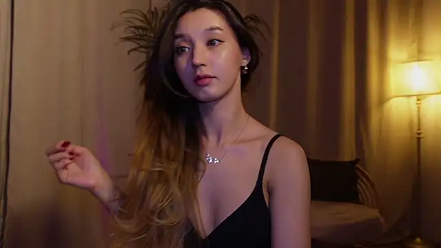 Snapshot of Sarasuo1 chatting on 02.20.25 Sarasuo1 online show from 02.20.25