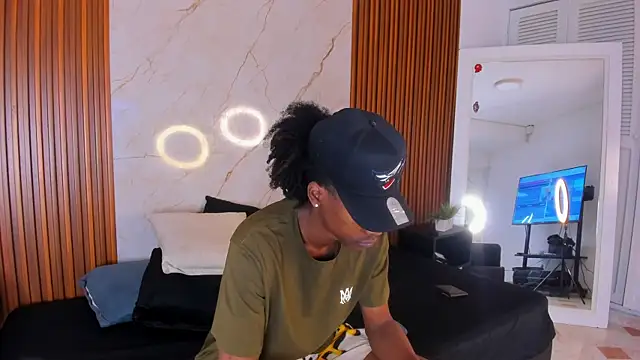 BRYXXXON1 online show from 02.13.25