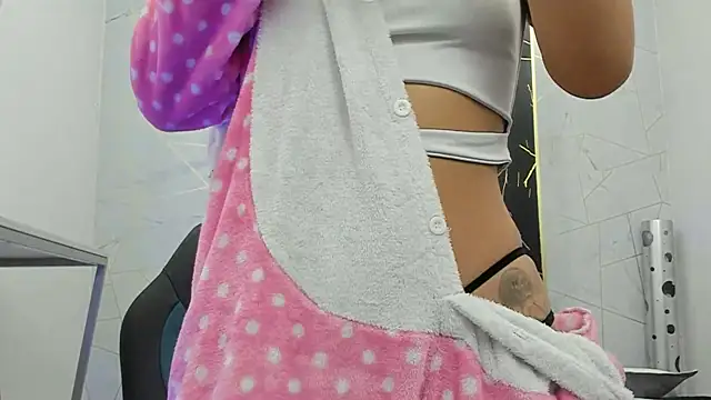 Cloeandtyfanny online show from 10.29.25