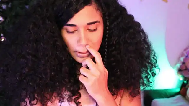 Snapshot of Mysensualbrunette1 chatting on 12.06.24 Mysensualbrunette1 online show from 12.06.24