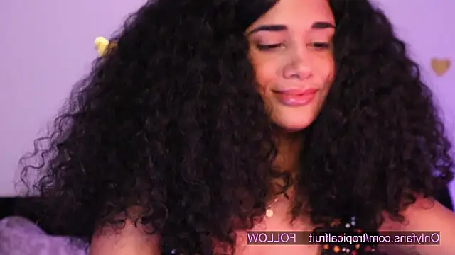 Snapshot of Mysensualbrunette1 chatting on 12.17.24 Mysensualbrunette1 online show from 12.17.24