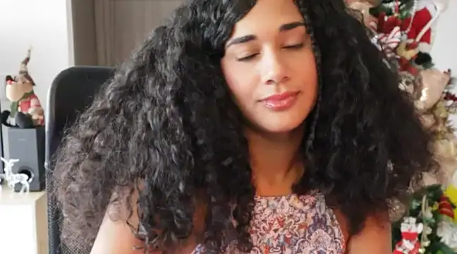 Snapshot of Mysensualbrunette1 chatting on 12.22.24 Mysensualbrunette1 online show from 12.22.24