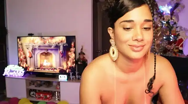 Snapshot of Mysensualbrunette1 chatting on 12.24.24 Mysensualbrunette1 online show from 12.24.24