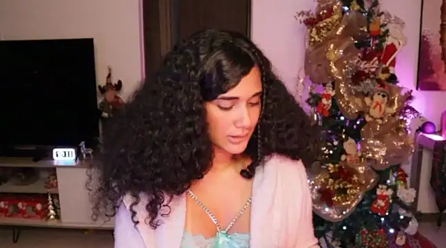 Snapshot of Mysensualbrunette1 chatting on 12.27.24 Mysensualbrunette1 online show from 12.27.24