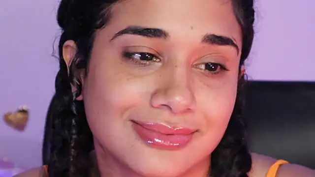 Snapshot of Mysensualbrunette1 chatting on 01.14.25 Mysensualbrunette1 online show from 01.14.25